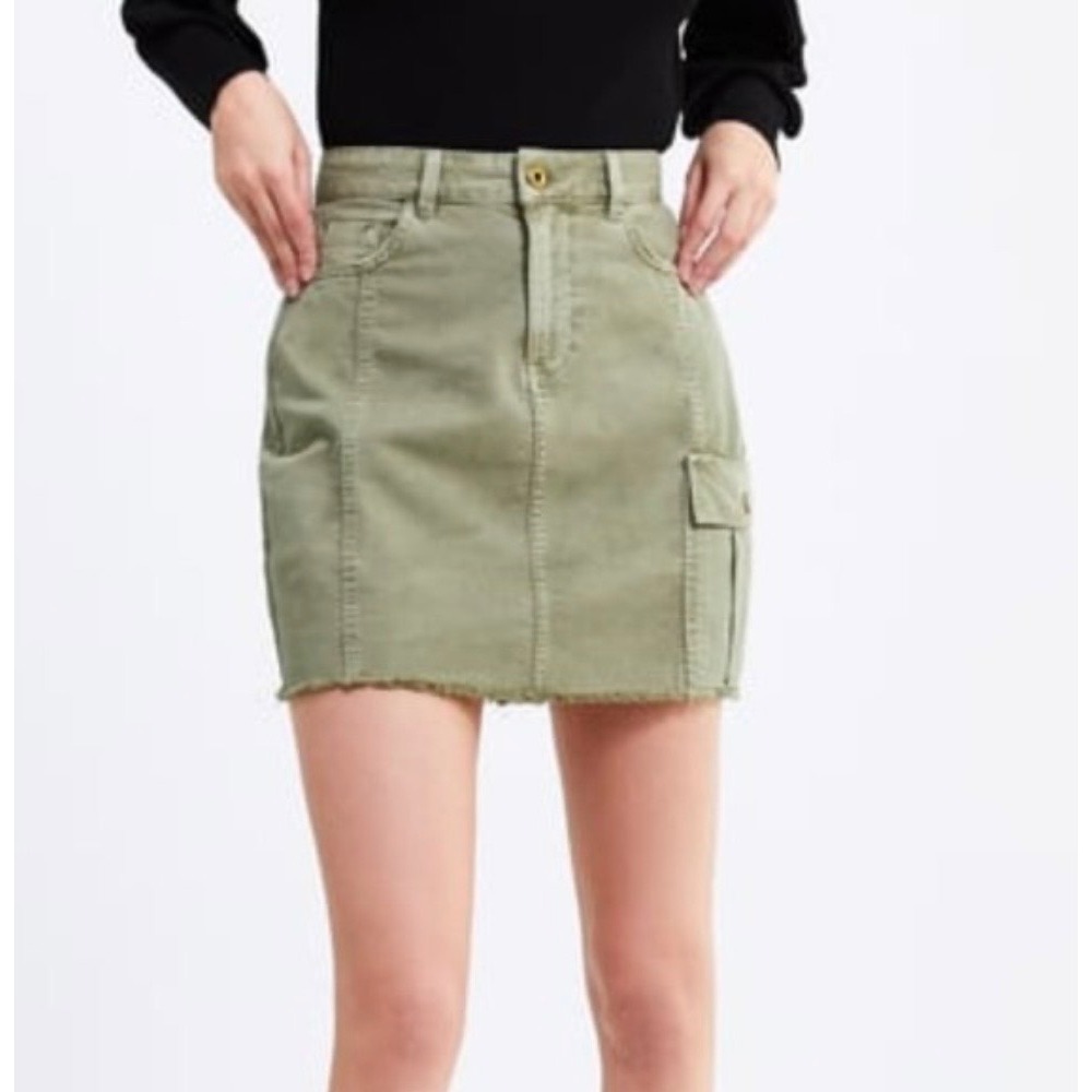 Zara Olive Green Cargo Denim Mini Skirt High Waisted Frayed Hem Size Small EUC